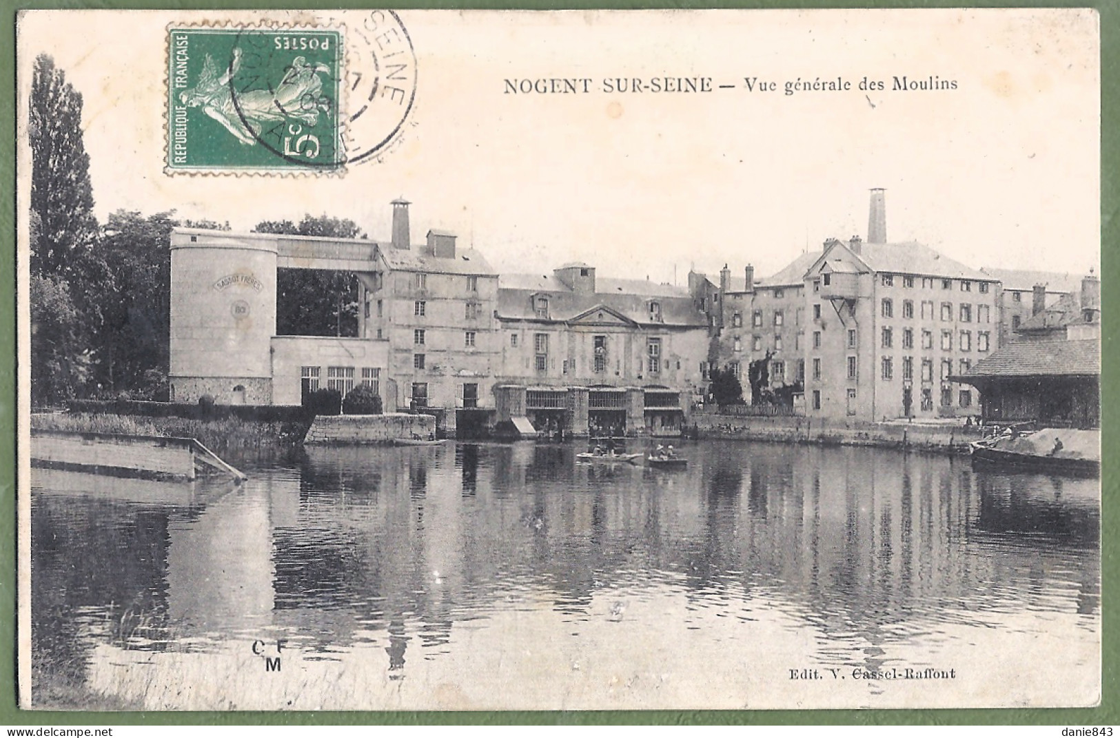 CPA - AUBE - NOGENT SUR SEINE - VUE GÉNÉRALE DES MOULINS -  Petite Animation, Canotage - Nogent-sur-Seine