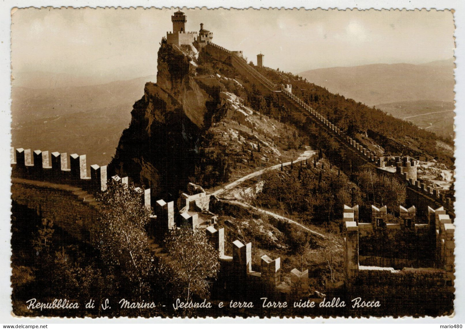 REPUBBLICA  DI  SAN  MARINO  SECONDA  E  TERZA   TORRE VISTE  DALLA  ROCCA     (VIAGGIATA) - San Marino