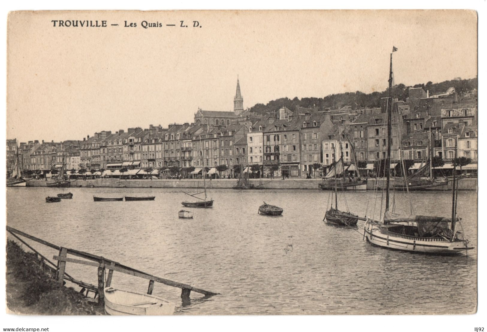 CPA 14 - TROUVILLE (Calvados) - Les Quais - L. D. - Trouville