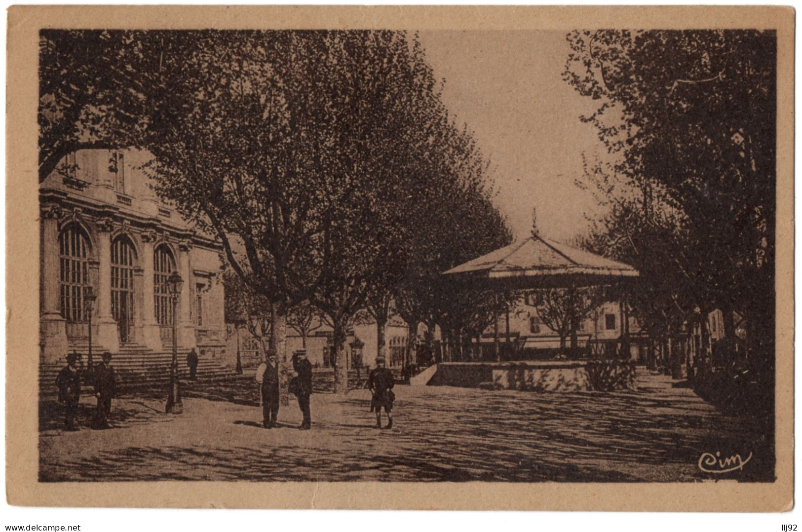 CPA 69 - GIVORS (Rhone) - Place De L'Hôtel De Ville. Le Kiosque - Givors