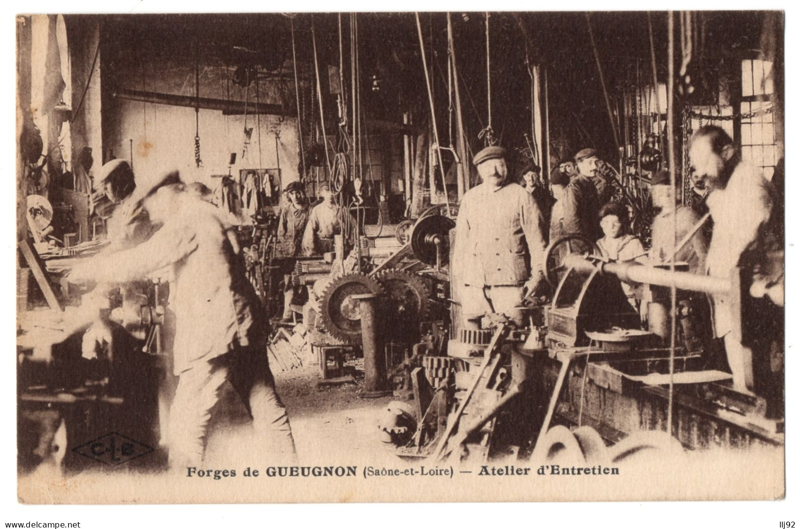 CPA 71 - GUEUGNON (Saône Et Loire) - Forges De Gueugnon. Atelier D'entretien - Gueugnon