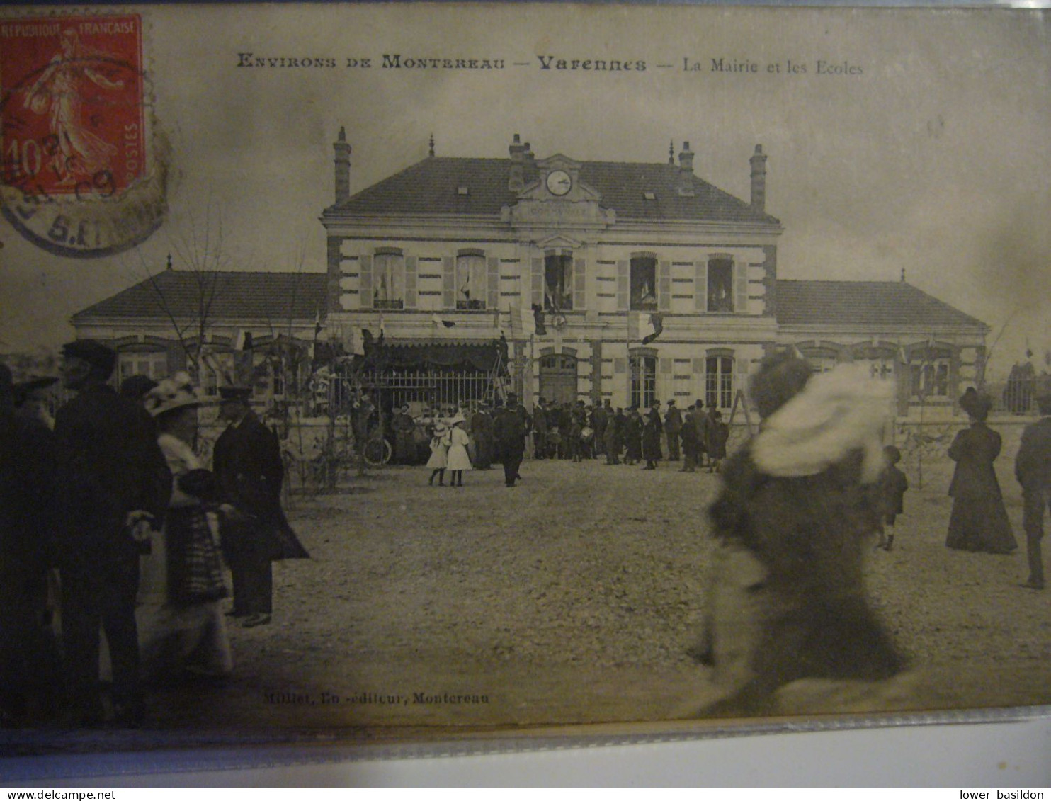 VARENNES    Mairie Et écoles   1909 - Montereau