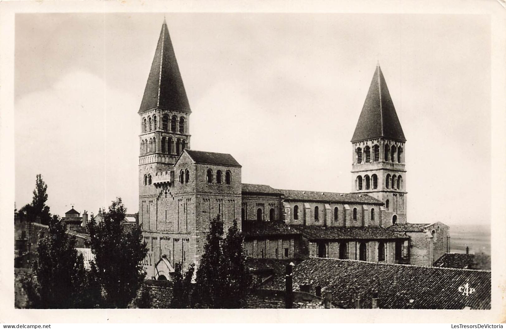 FRANCE - Tournus - Vue Générale De L'abbaye - Carte Postale - Macon