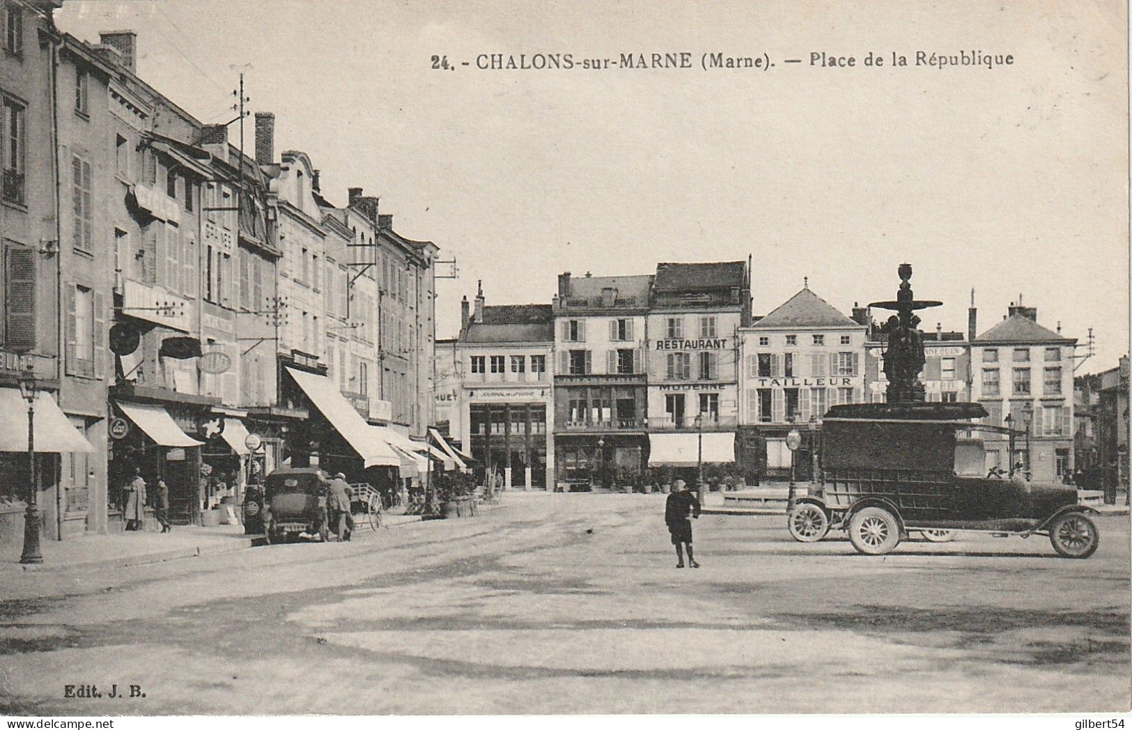 CHALONS SUR MARNE -51- Place De La République. - Châlons-sur-Marne