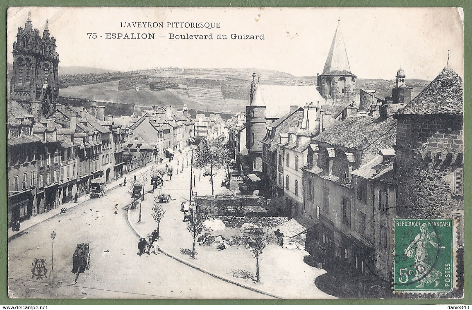 CPA  - AVEYRON - ESPALION - BOULEVARD DU GUIZARD - Animation De Rue - Espalion