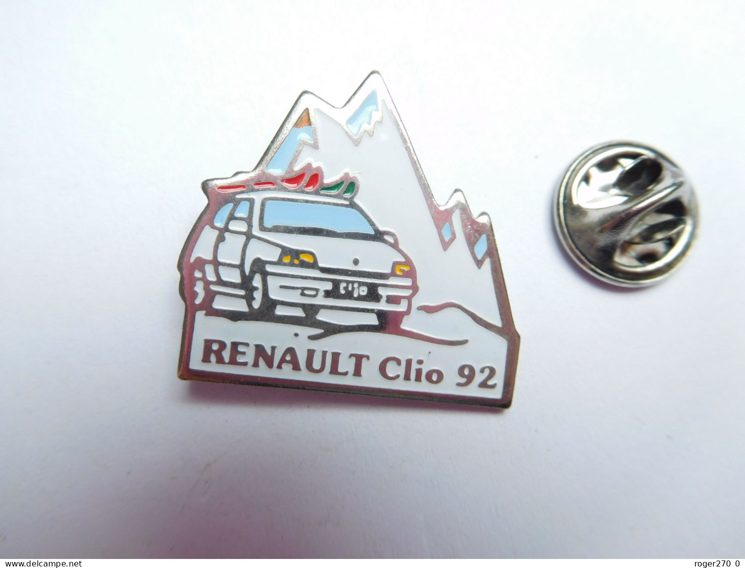 Beau Pin's , Auto Renault Clio 92 , JO Jeux Olympiques - Renault