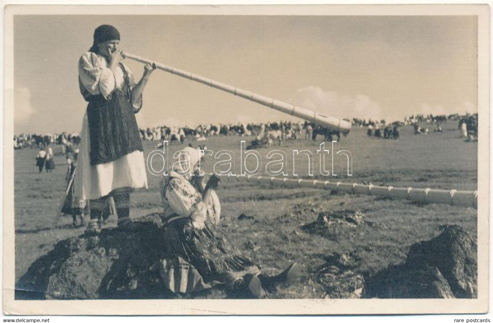 Gaina 1937 - Girl Playing On The Alphorn At The Market - Rumänien