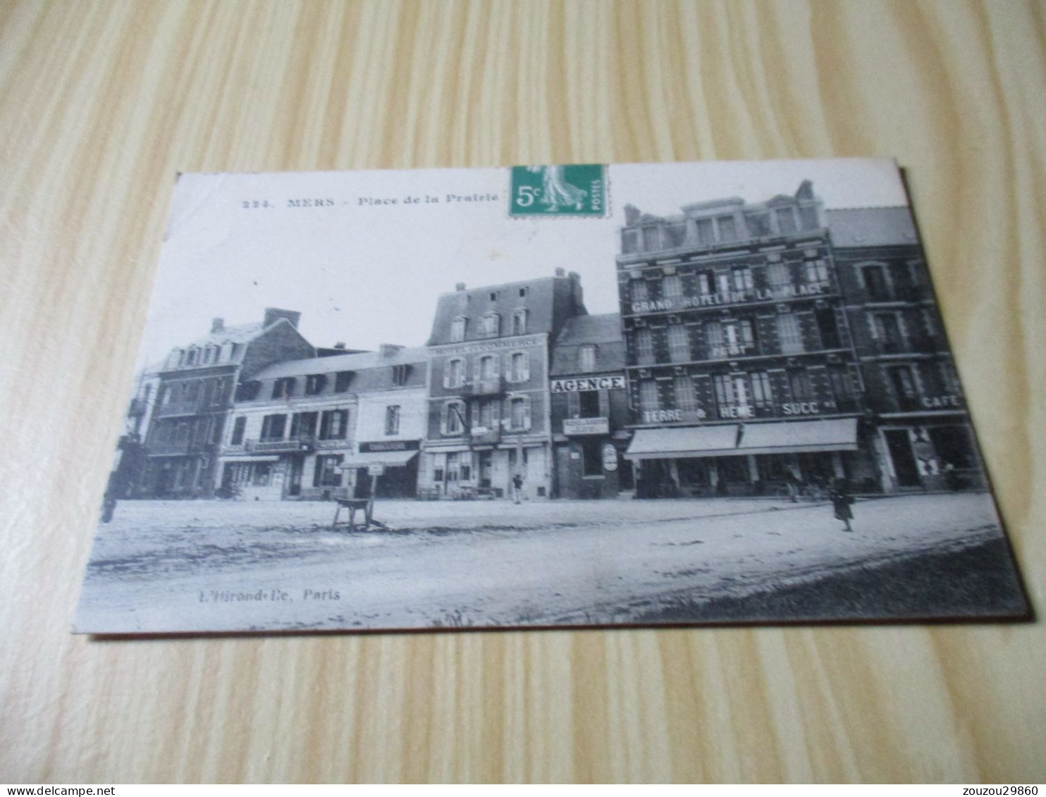 CPA Mers (80).Place De La Prairie - Carte Animée Avec Hôtels Et Commerces. - Mers Les Bains