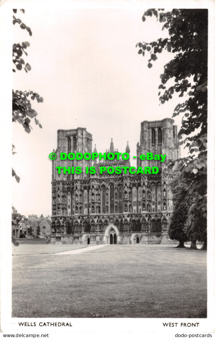 R517275 Wells Cathedral. West Front. RP. Postcard - World