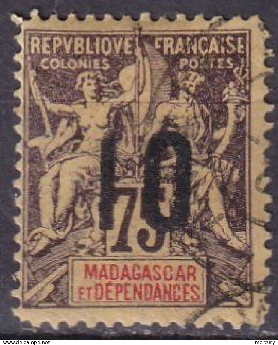 MADAGASCAR - 10 Sur 75 C. Groupe - Used Stamps
