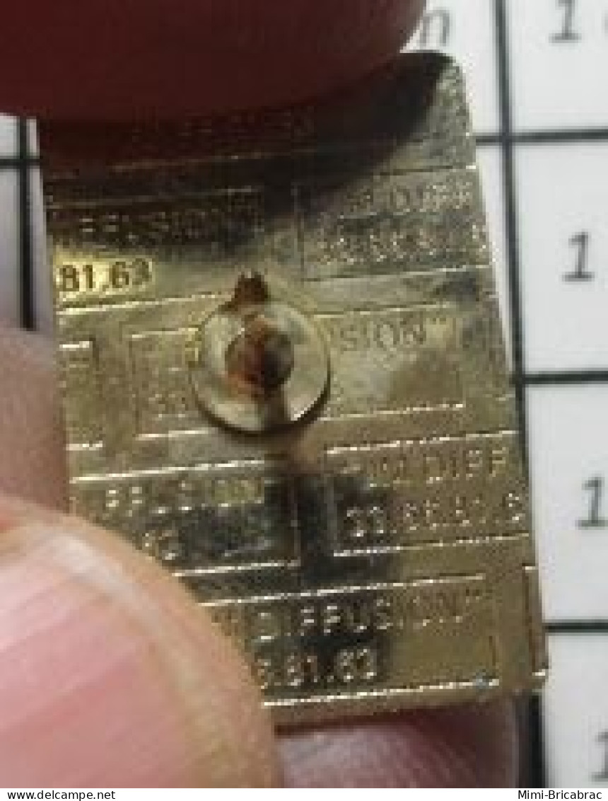 1618C Pin's Pins / Beau Et Rare / FRANCE TELECOM / CPE FLERS ORNE CHATEAU RIVIERE - France Télécom