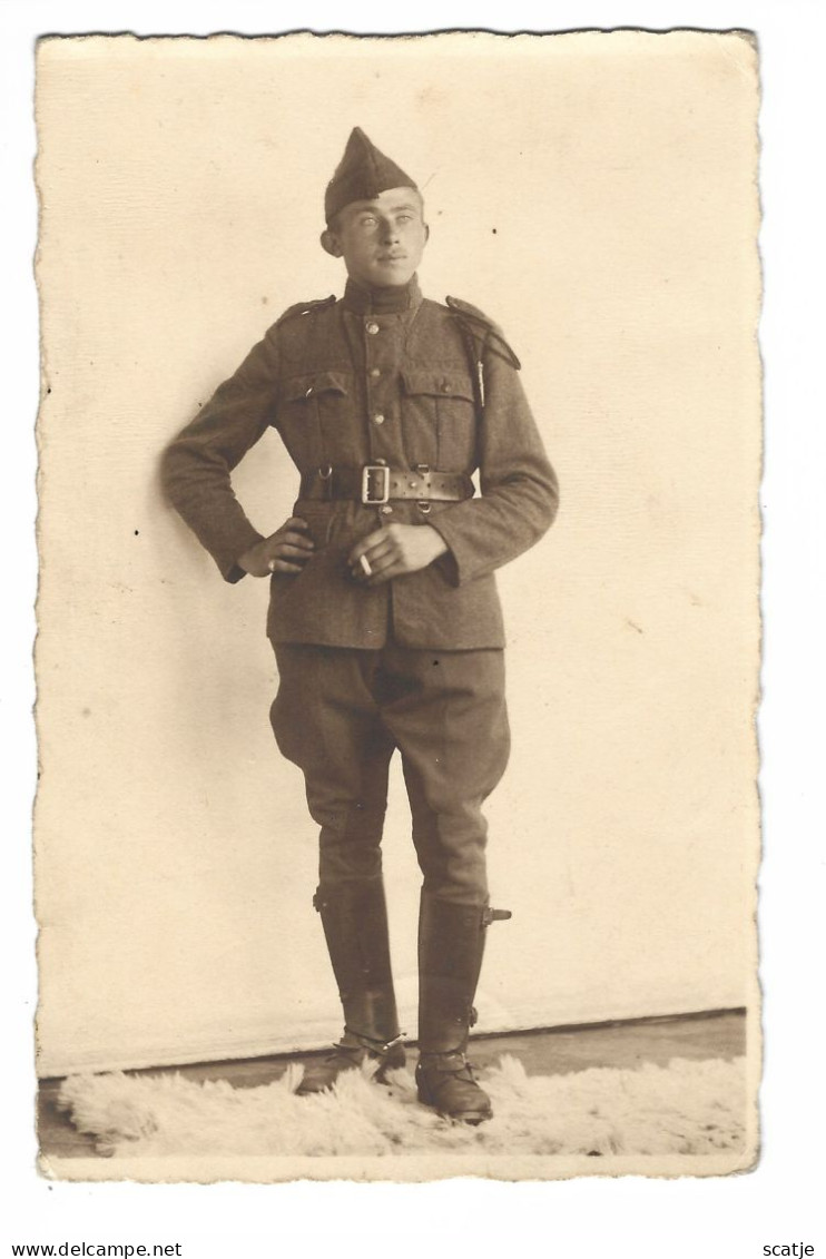 Photo Atelier Feist   -   Soldat Schrijft Kaartje Naar...   -   1918 - War 1914-18