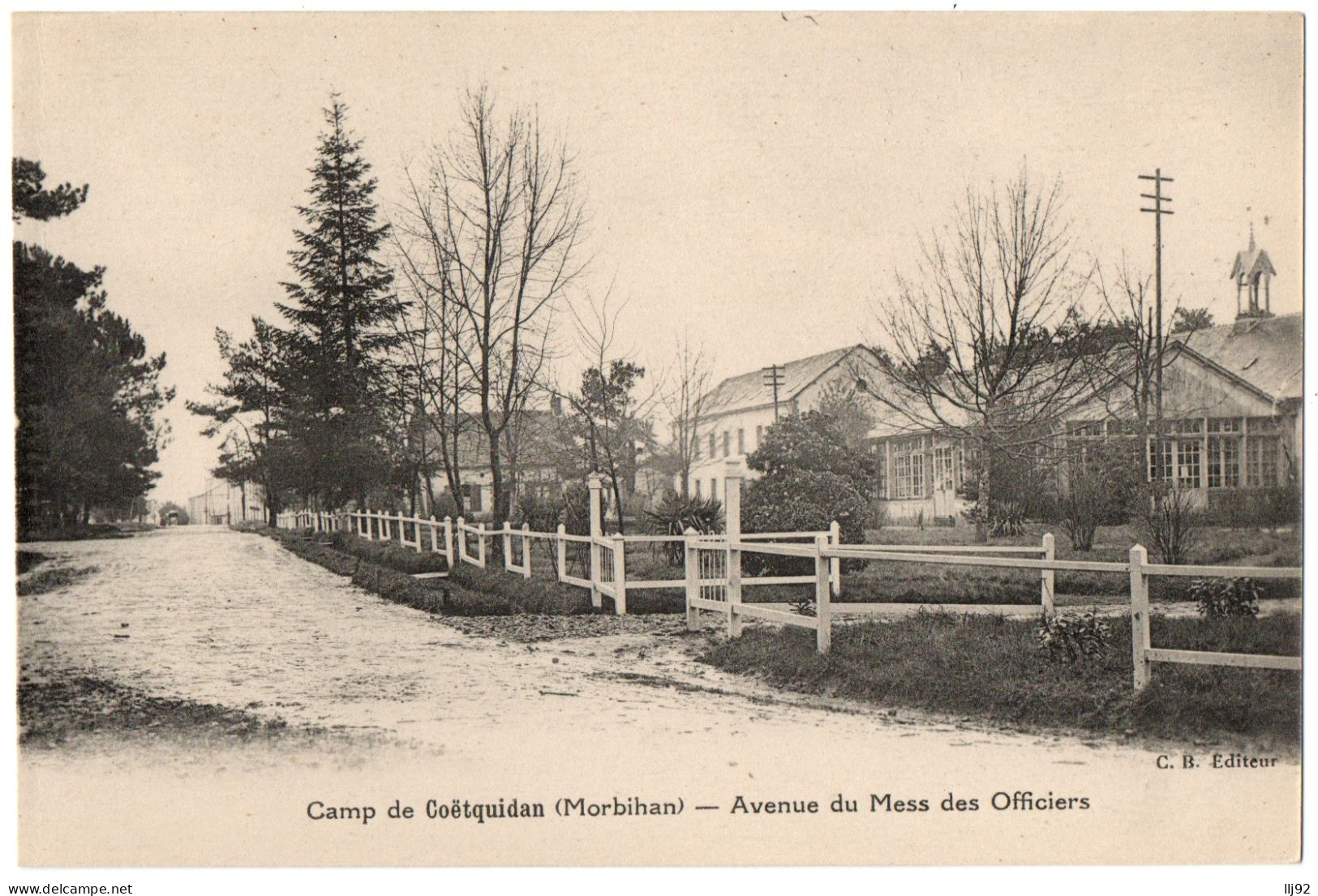 CPA 56 - GUER (Morbihan) - Camp De Coëtquidan. Avenue Du Mess Des Officiers - C. B. Editeur - Guer Cötquidan