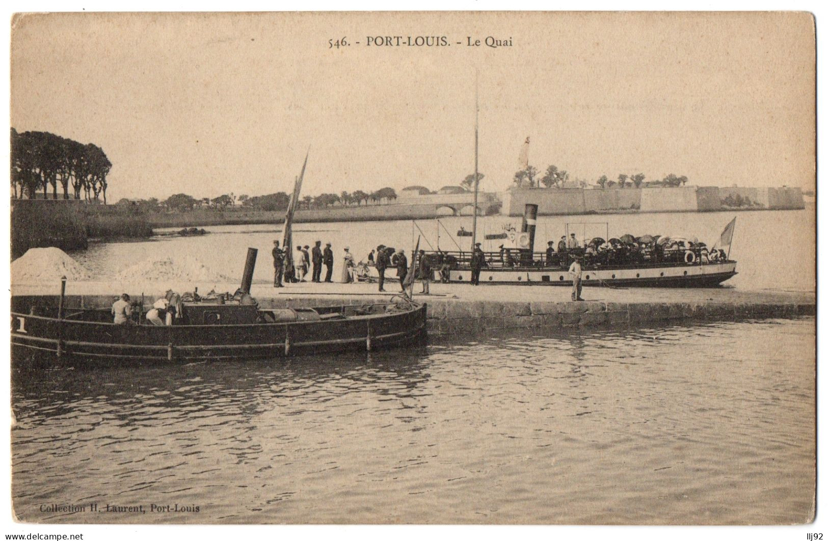CPA 56 - PORT LOUIS (Morbihan) - 546. Le Quai (petite Animation) - Ed. H. Laurent - Port Louis