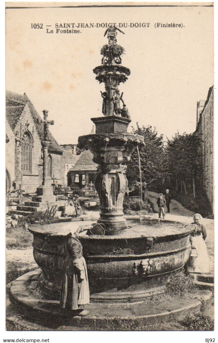 CPA 29 - SAINT-JEAN-DU-DOIGT (Finistère) - 1052. La Fontaine - Saint-Jean-du-Doigt