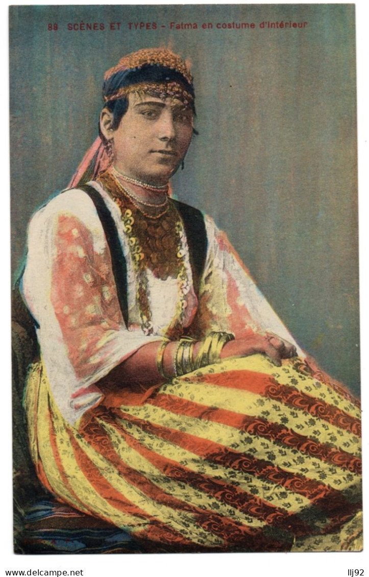 CPA ALGERIE - Scènes Et Types - 89. Fatma En Costume D'intérieur - Escenas & Tipos