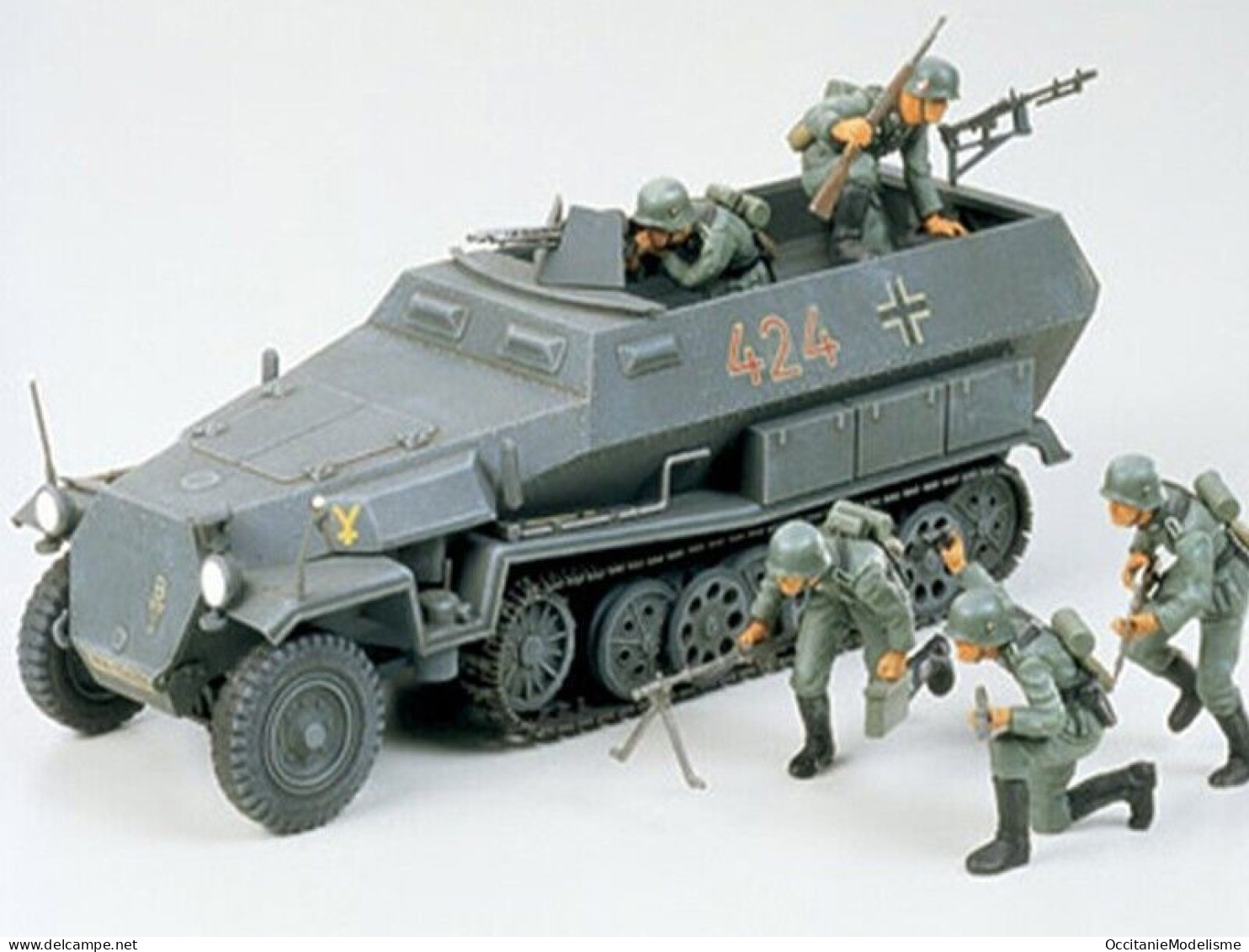 Tamiya - HANOMAG Sdkfz 251/1 + 5 Figurines WWII Militaire Maquette Kit Plastique Réf. 35020 BO 1/35 - Militär
