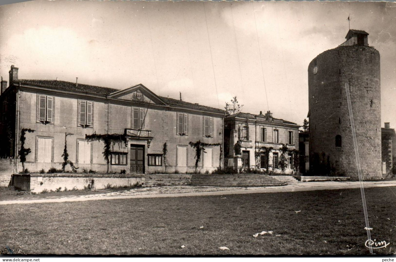 N°1080 W -cpsm Aulnay De Saintonge -place De L'hôtel De Ville- - Aulnay