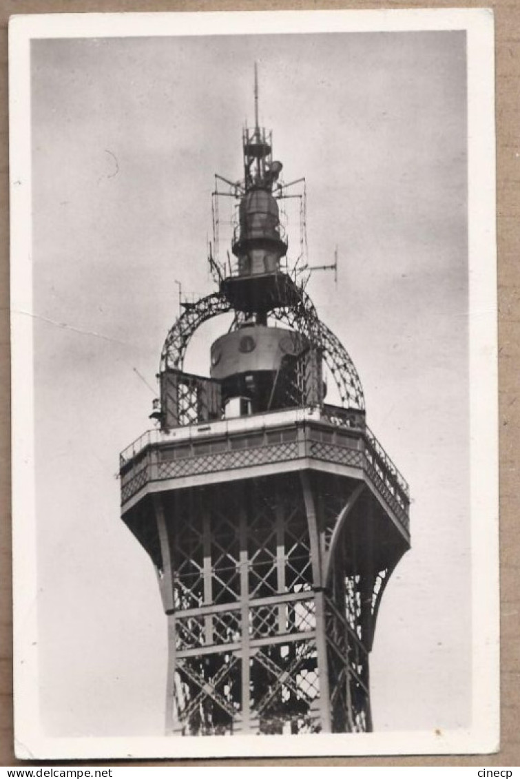 CPSM 75 - PARIS - TOUR EIFFEL - Le Sommet De La Tour Eiffel TB Oblitération Roulette EMMA Sommet 1953 + TIMBRE Souvenir - Tour Eiffel