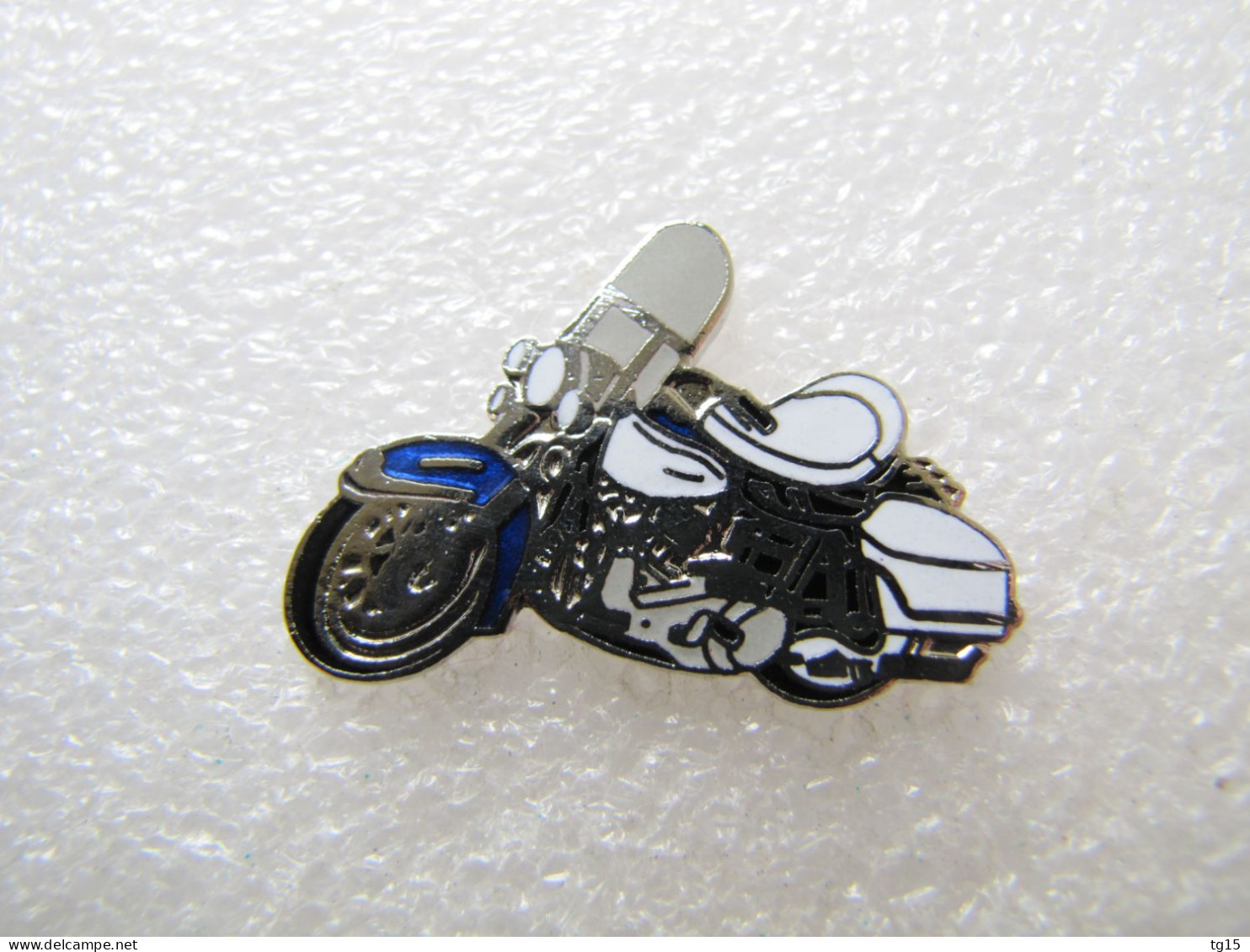 PIN'S    MOTO   HARLEY DAVIDSON   Email Grand Feu  DEMONS ET MERVEILLES - Motorfietsen