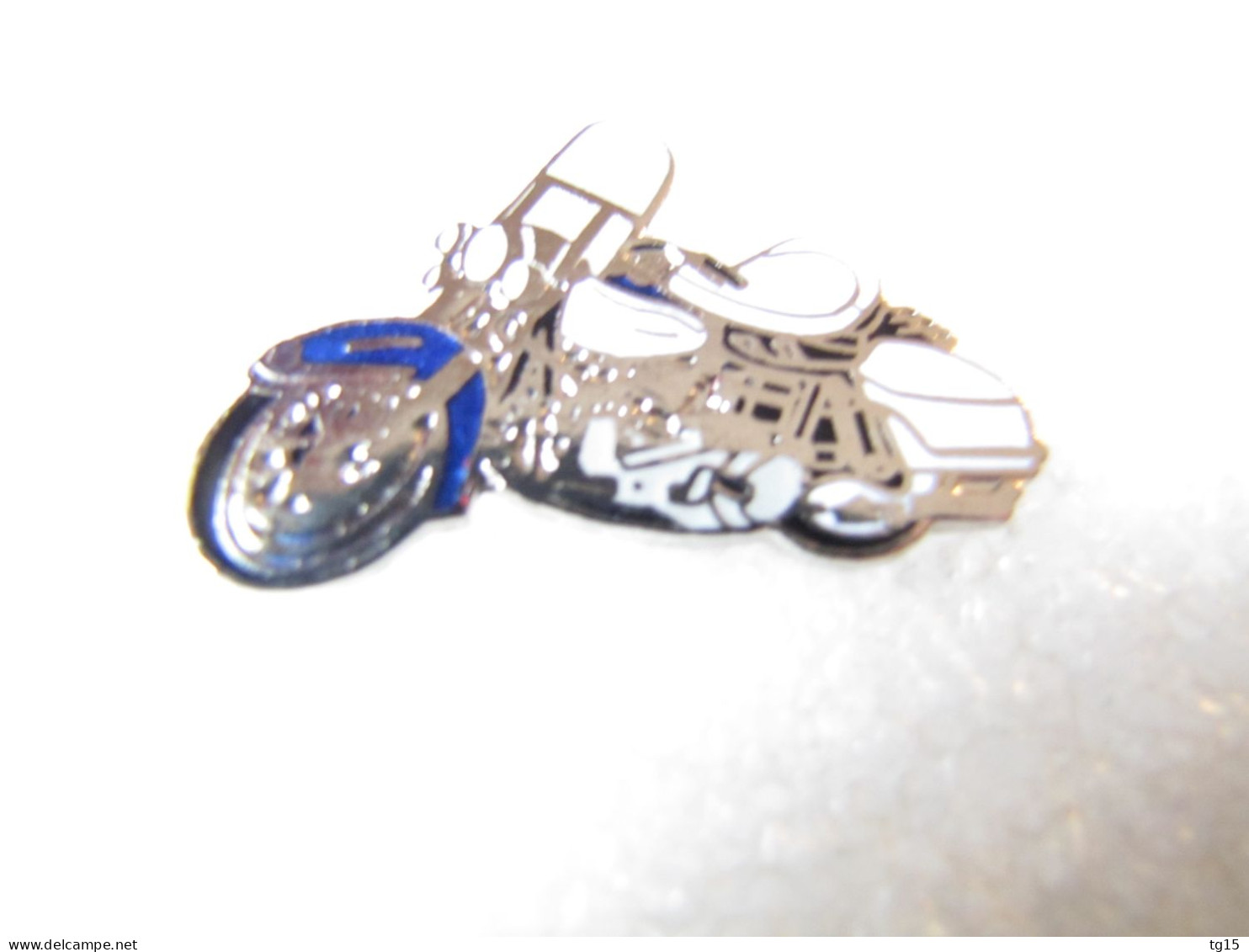 PIN'S    MOTO   HARLEY DAVIDSON   Email Grand Feu  DEMONS ET MERVEILLES - Motorräder