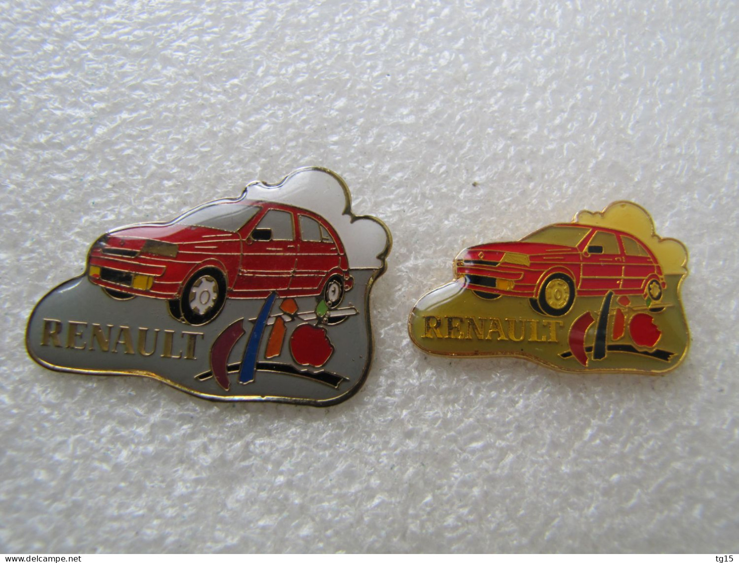 PIN'S    RENAULT  LOT  2  CLIO - Renault