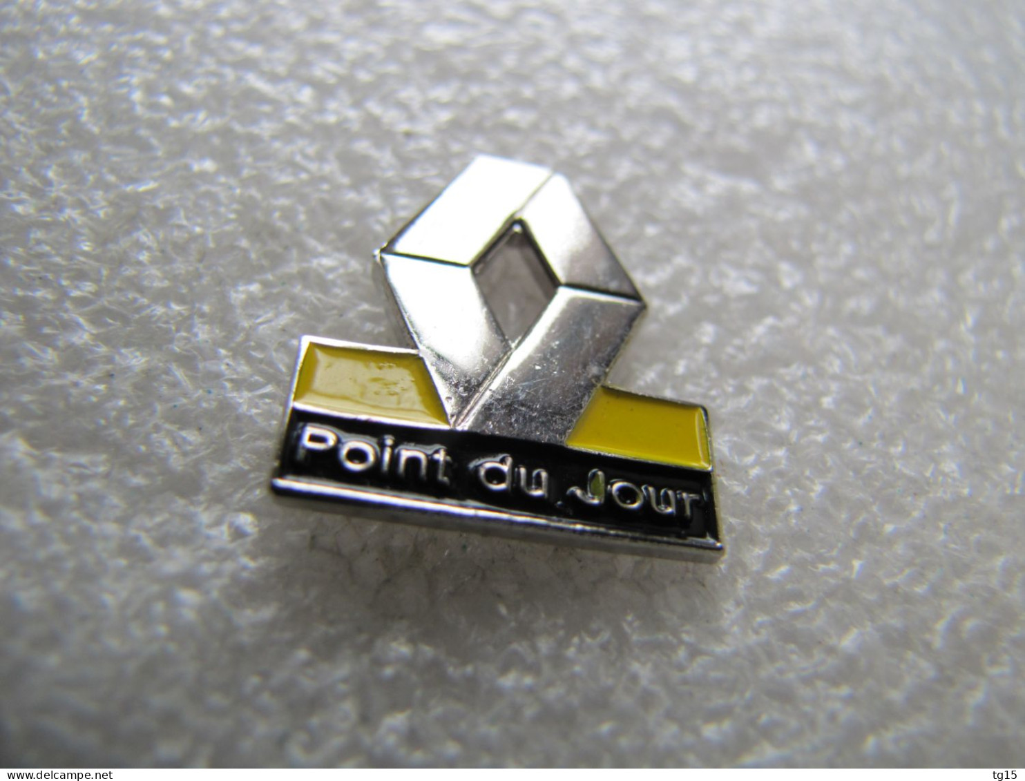 PIN'S    RENAULT  POINT DU JOUR - Renault