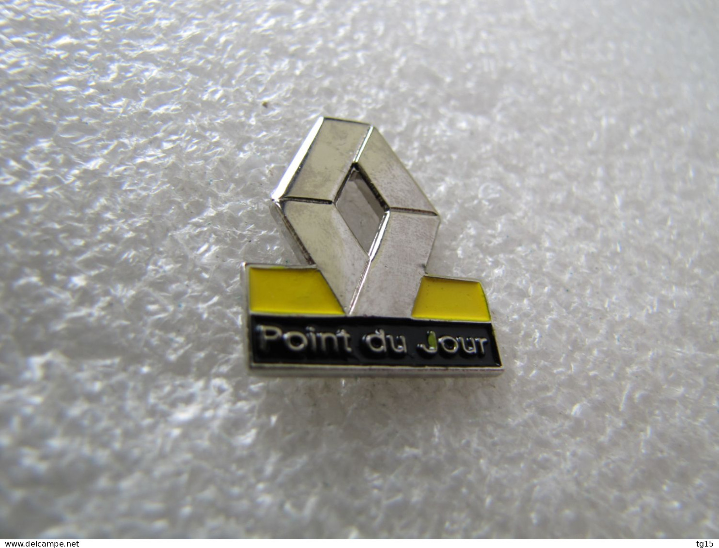 PIN'S    RENAULT  POINT DU JOUR - Renault