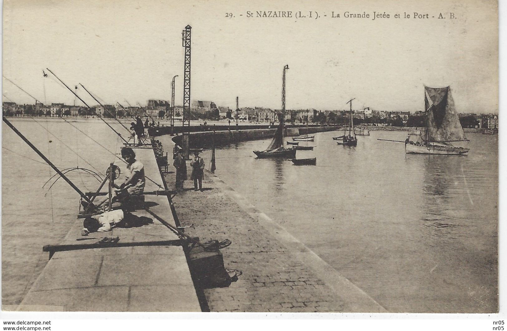 44 - SAINT NAZAIRE - La Grande Jetée Et Le Port   ( Loire Atlantique ) - Saint Nazaire