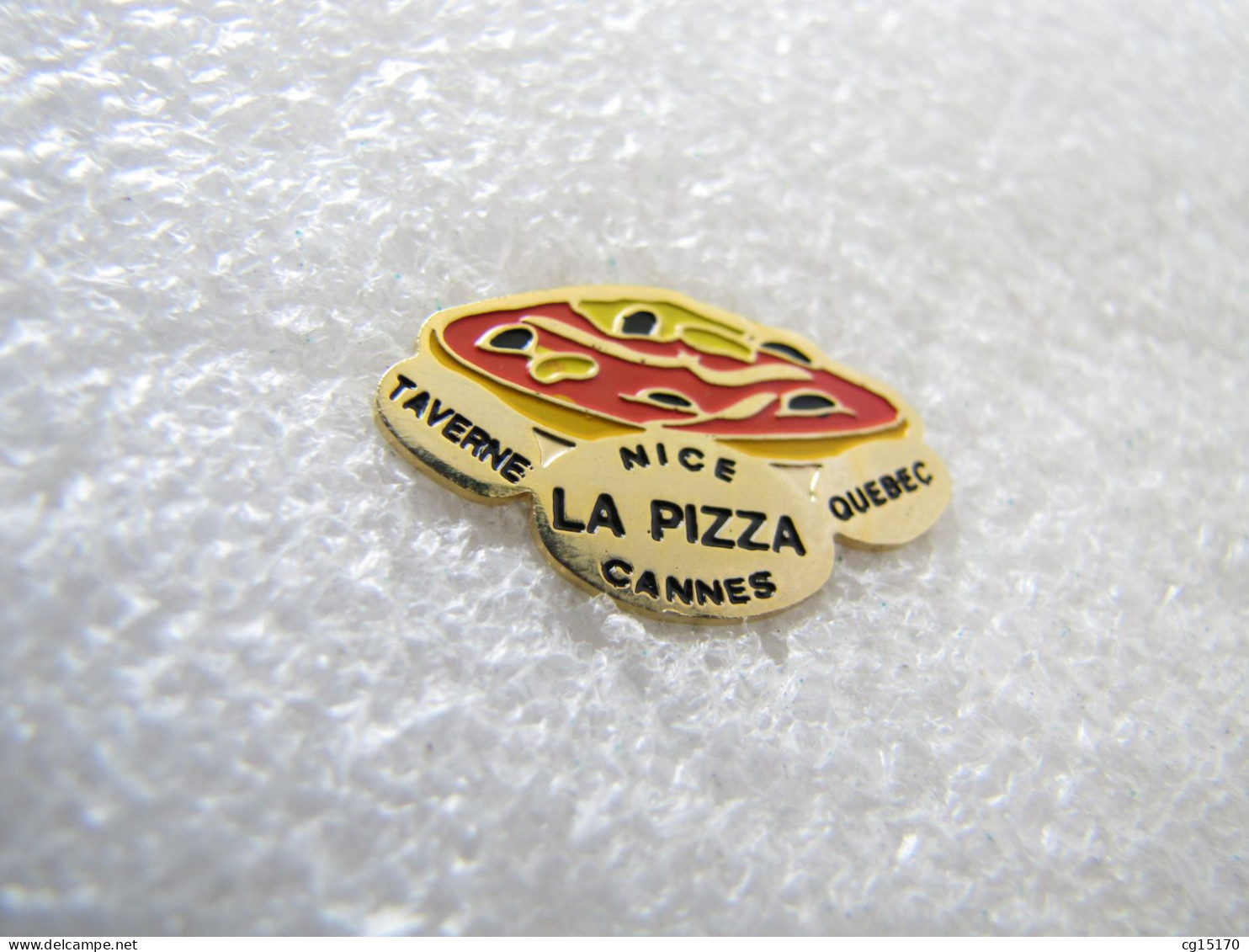 PIN'S   TAVERNE  QUEBEC   NICE CANNES LA PIZZA - Levensmiddelen