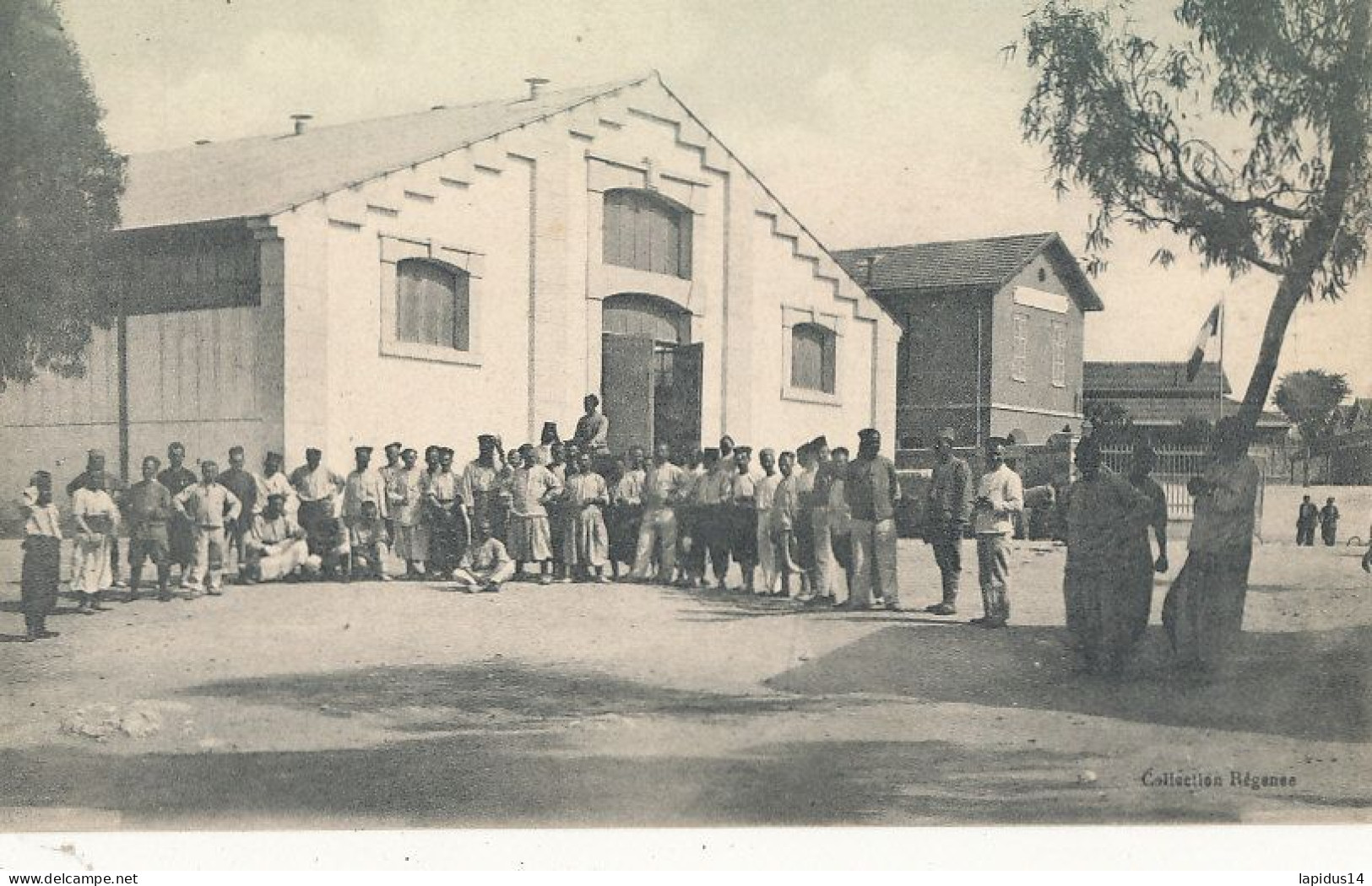 AY 505 /    CPA    TUNISIE-   BIZERTE - CAMP DE L'OUEST  LE MANEGE - Tunisia