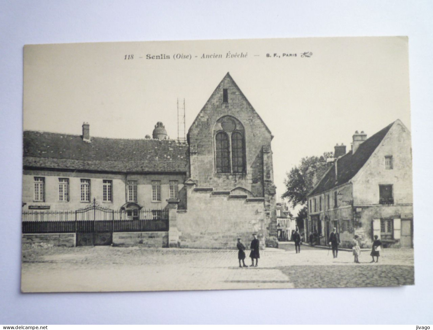 2024 - 1561  SENLIS  (Oise)  :  Ancien Evêché   XXX - Senlis