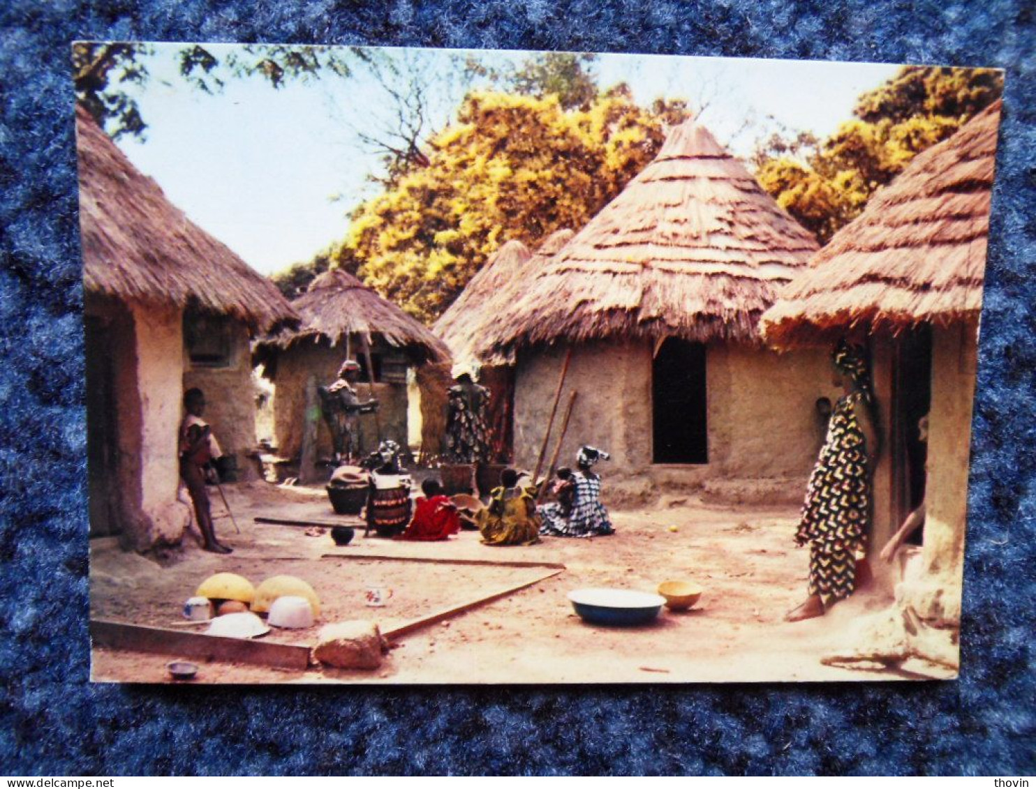 KB10/1147-Village Africain - Zonder Classificatie