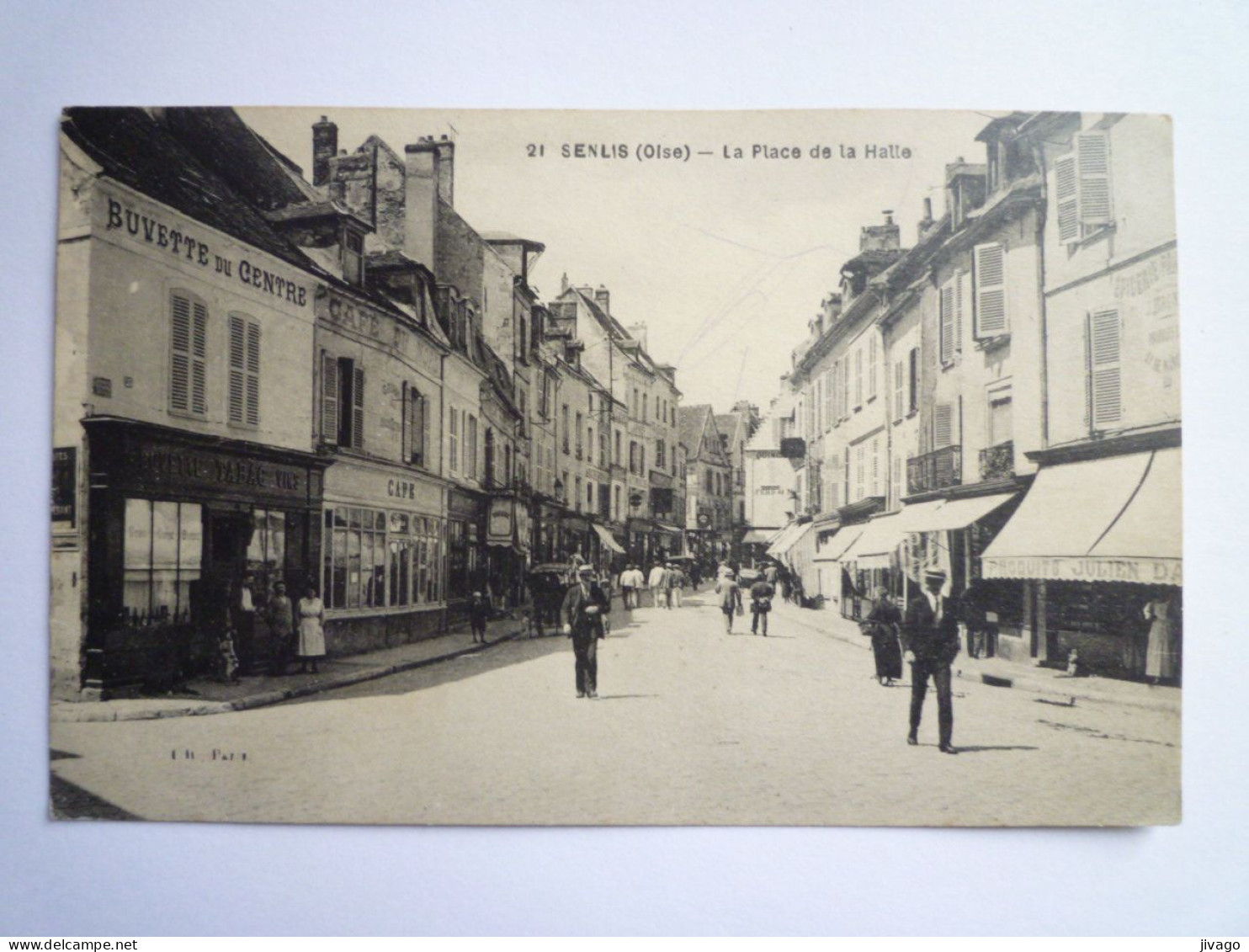 2024 - 1562  SENLIS  (Oise)  :  La Place De La HALLE   XXX - Senlis