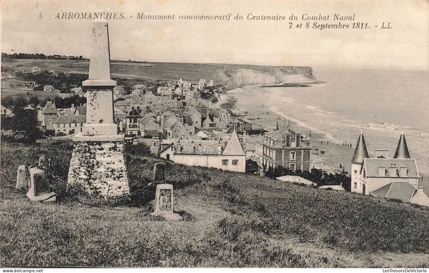 FRANCE - Arromanches - Vue Sur Le Monument Commémoratif Du Centenaire Du Combat Naval - Animé - Carte Postale Ancienne - Arromanches