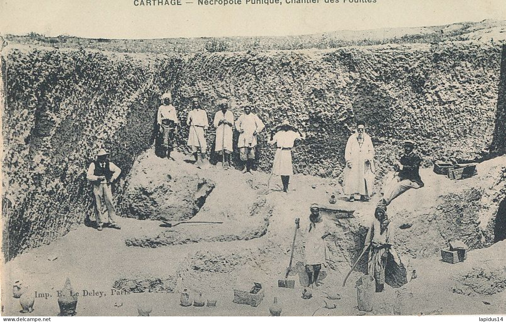 AY 507 /    CPA    TUNISIE-    CARTHAGE- NECROPOLE PUNIQUE  CHANTIER DES FOUILLES - Túnez