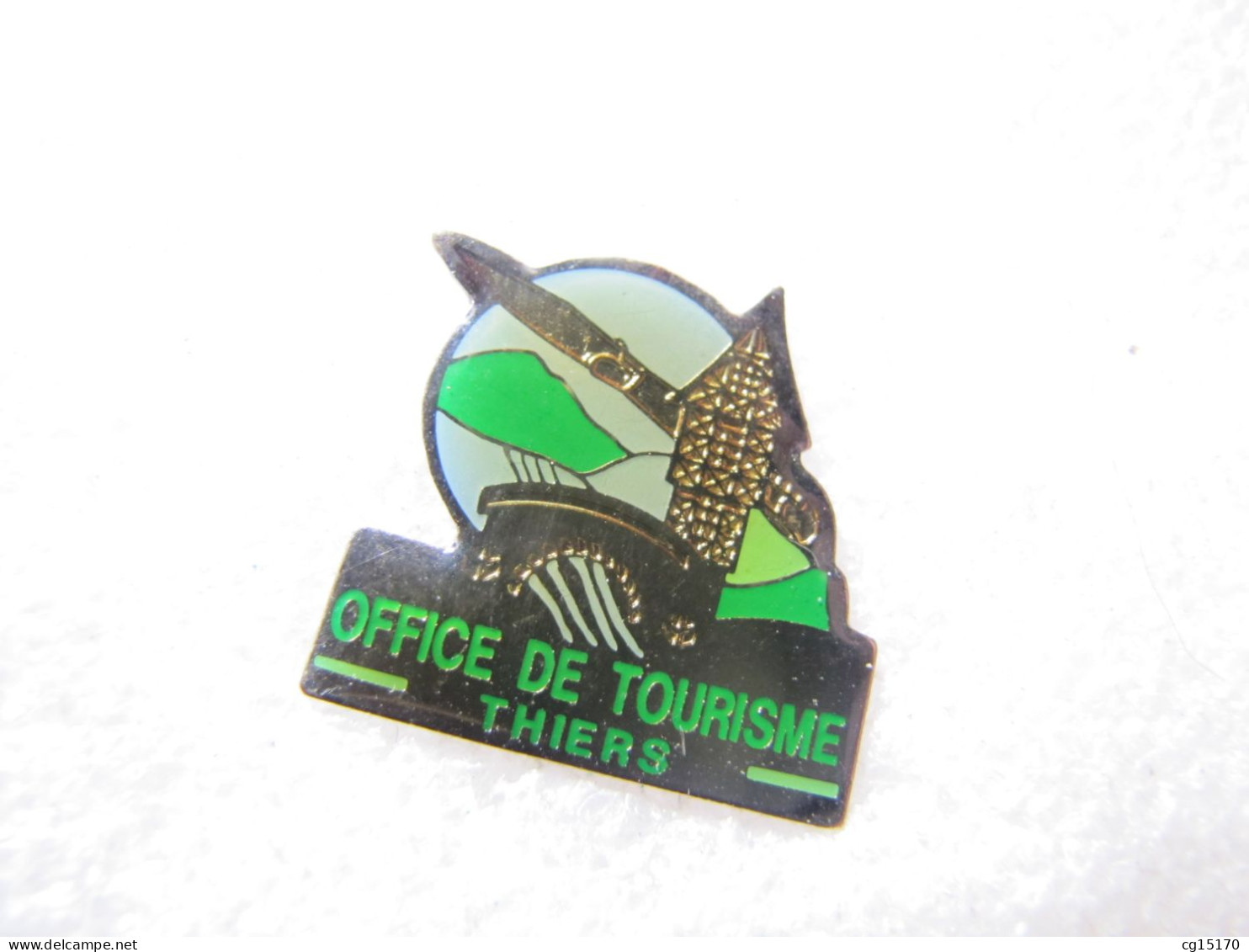 PIN'S    OFFICE DE TOURISME THIERS COUTEAU - Ciudades