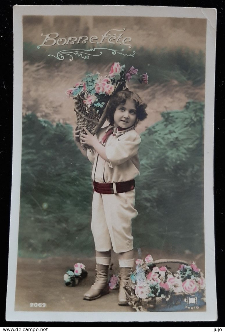 Cpa - Joli Petit Garçon  Fleurs  - Nice Little Boy Flowers - Sonstige & Ohne Zuordnung