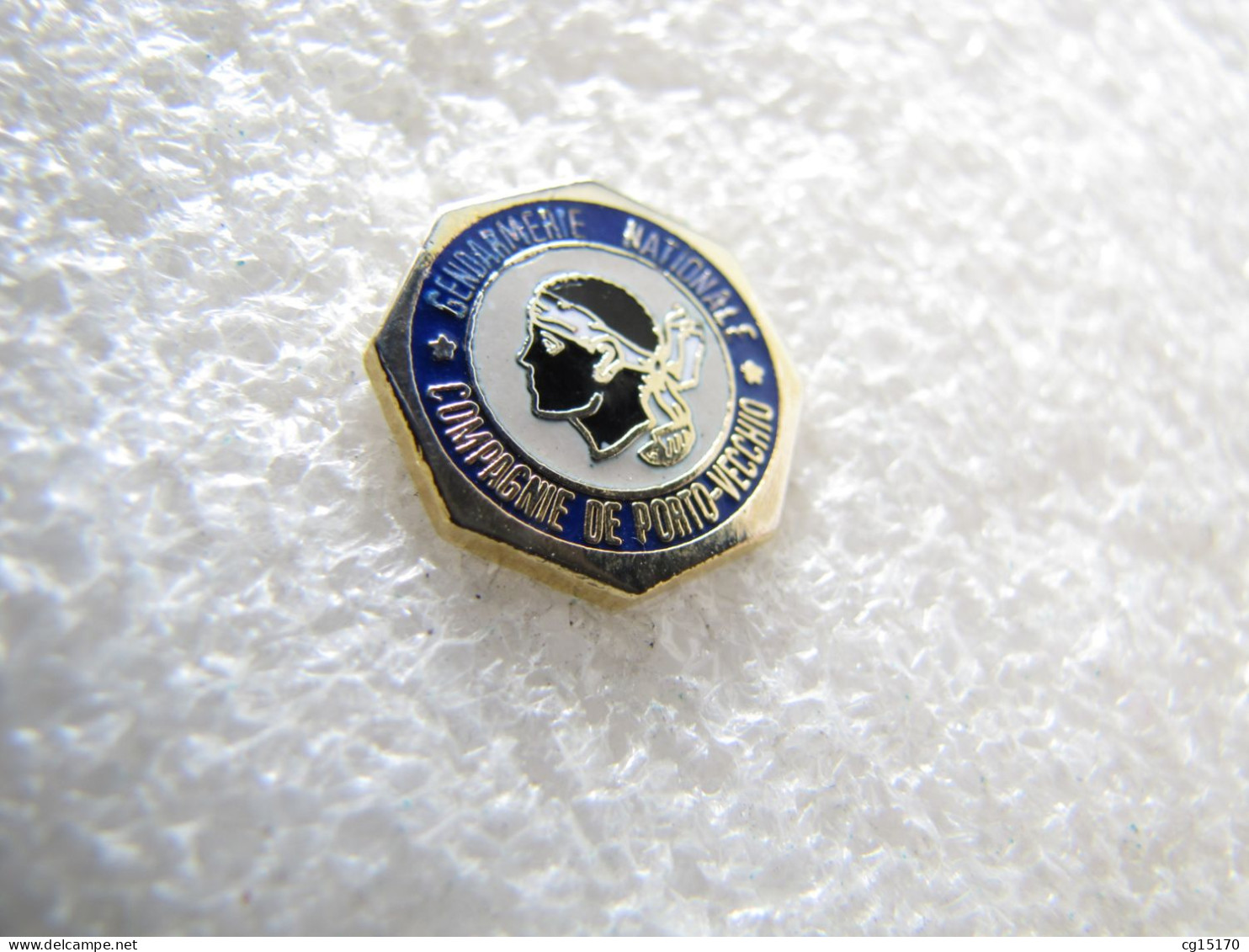 RARE  PIN'S   GENDARMERIE  NATIONALE   PORTO  VECCHIO - Armee