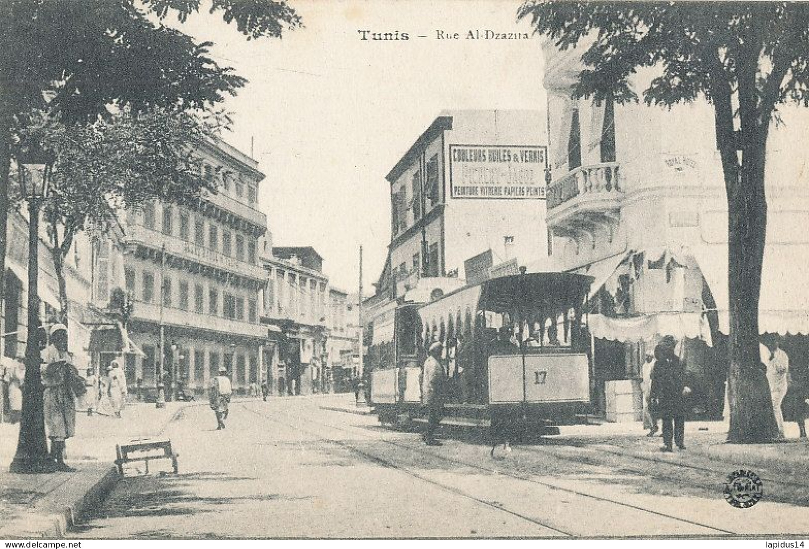 AY 516 /    CPA    TUNISIE-   TUNIS -  RUE AL DZAZIRA - TRAMWAY - Tunisia