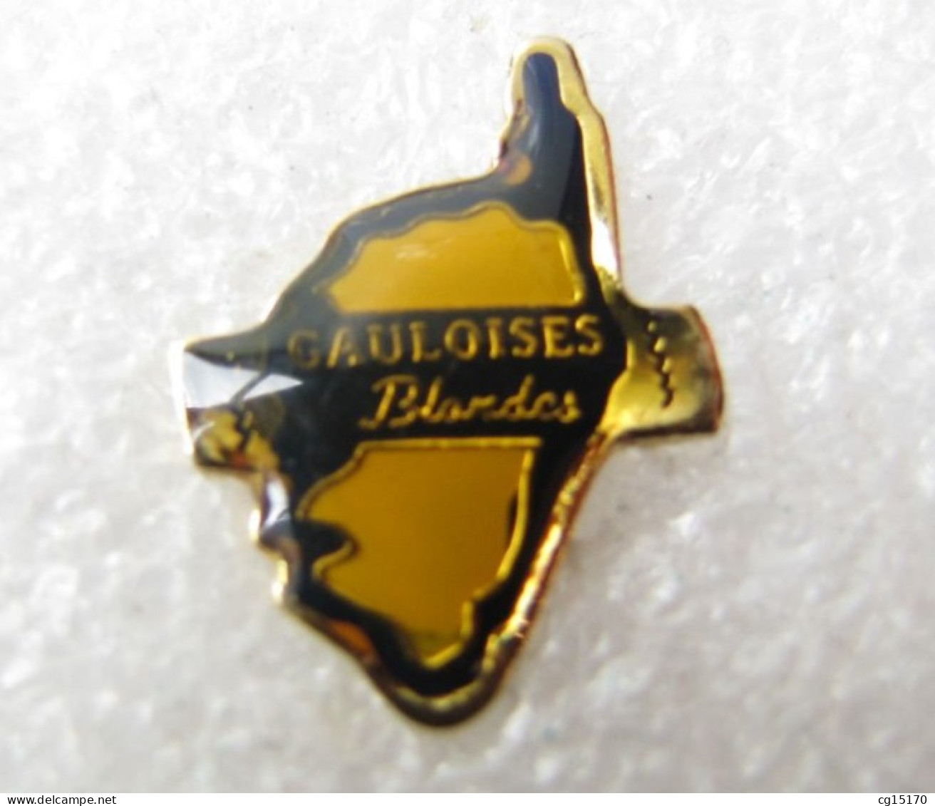 PIN'S   GAULOISES  BLONDES   CORSE   RAID  GAULOISES - Other & Unclassified