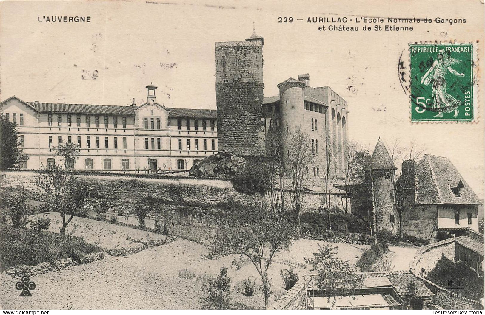 FRANCE - Aurillac - Vue Sur L'école Normale De Garçons Et Château De St Etienne - Carte Postale Ancienne - Aurillac