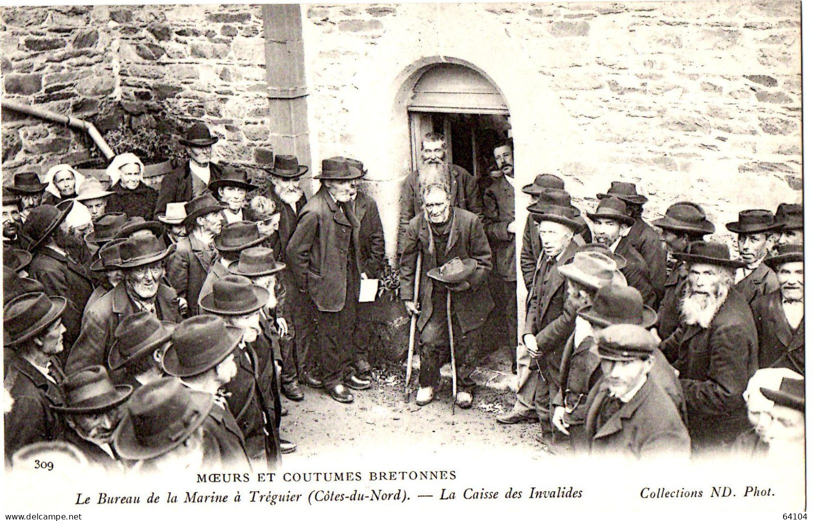 309 Moeurs Et Coutumes Bretonnes Le Bureau De La Marine, La Caisse Des Invalides - Tréguier