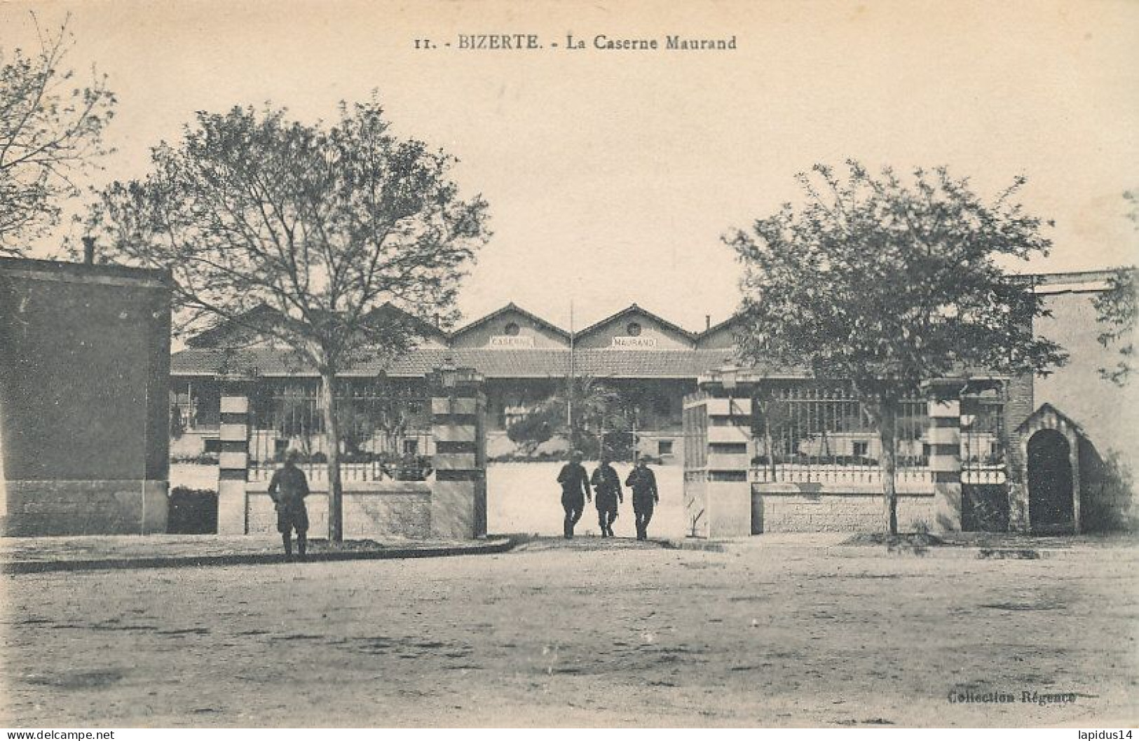 AY 535  /    CPA    TUNISIE-   BIZERTE- LA CASERNE MAURAND - Tunesië