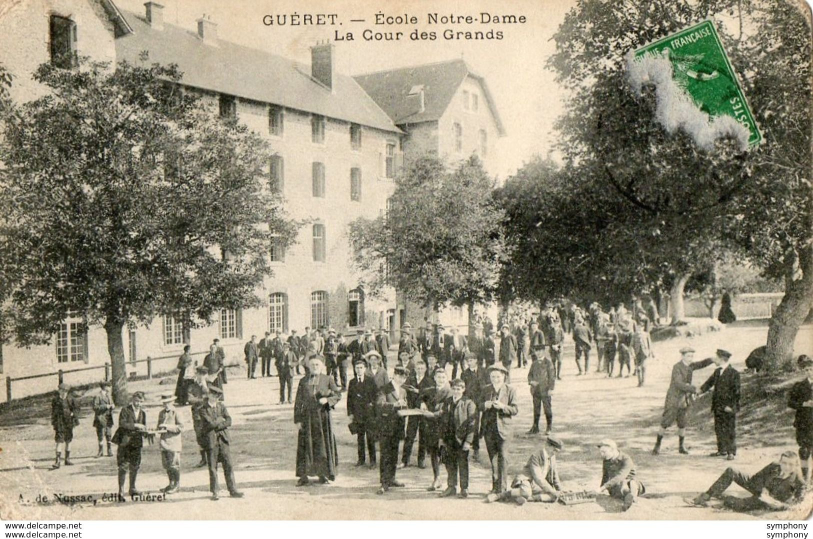 23. CPA - GUERET - école Notre Dame - La Cour Des Grands - Enfants - Curé - 1911 - - Guéret