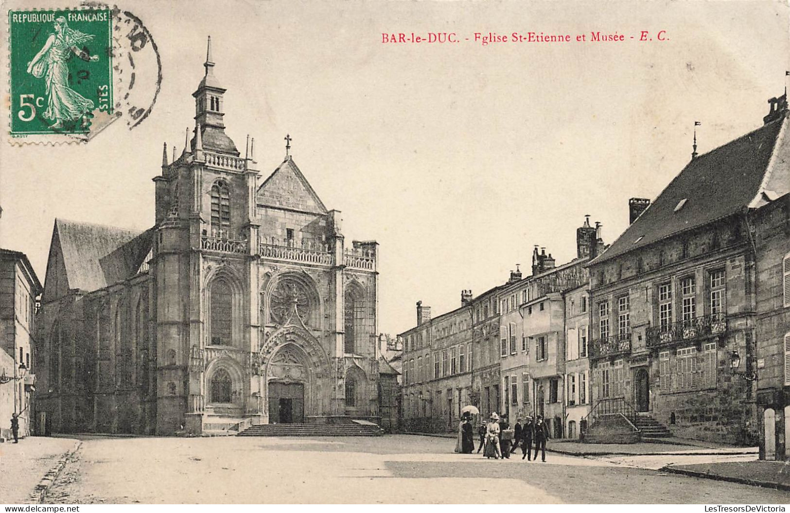 FRANCE - Bar Le Duc - Vue Sur L'église St Etienne Et Musée - E C - Animé - Carte Postale Ancienne - Bar Le Duc