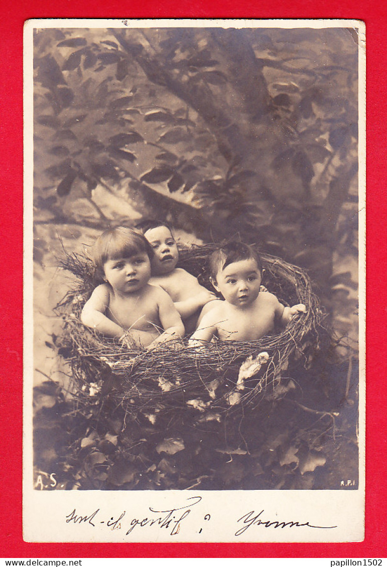 Enfants-168P113  Carte Photo, 3 Enfants Dans Un Nid, Cpa Précurseur BE - Sonstige & Ohne Zuordnung