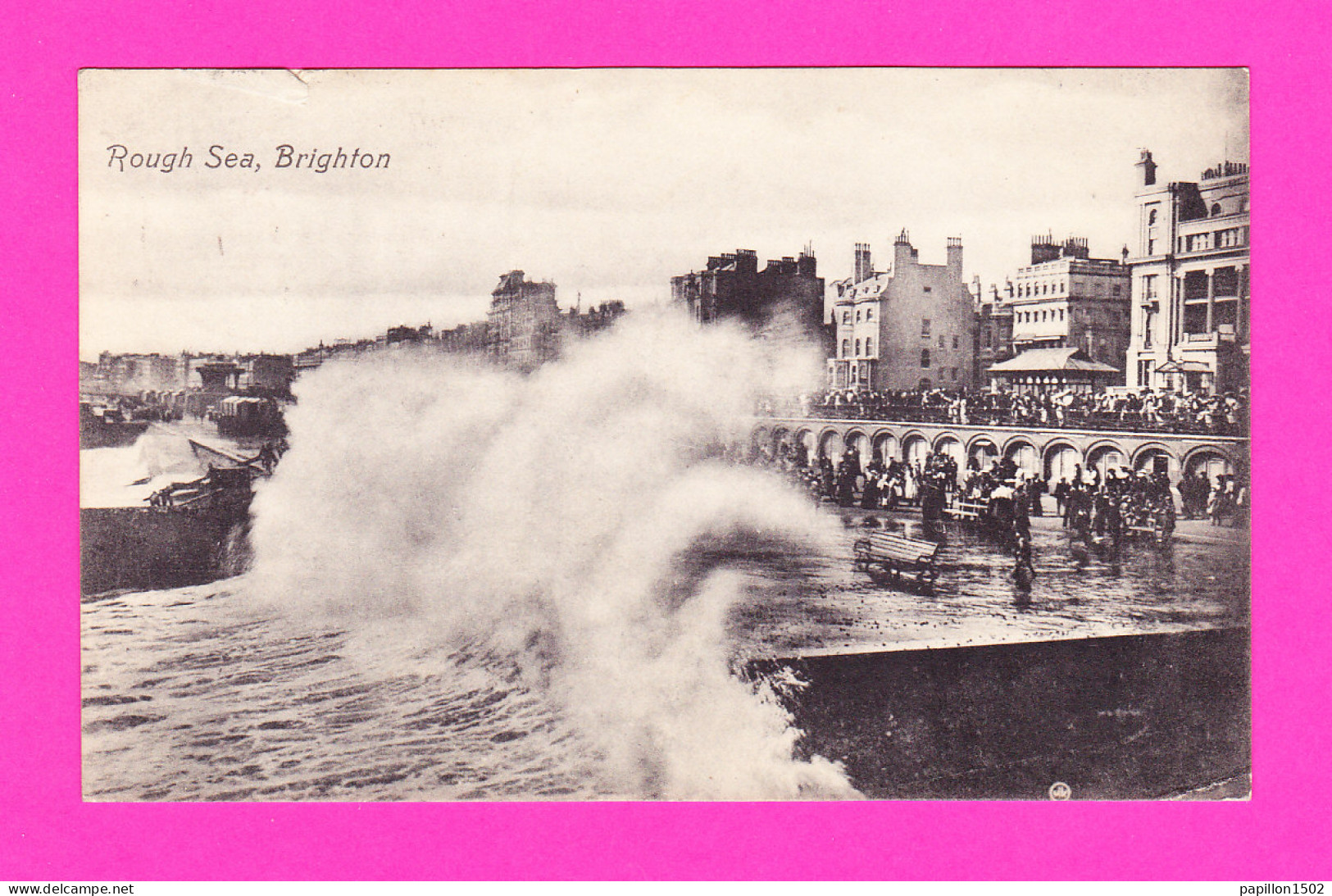 E-Royaume Uni-164P BRIGHTON Rough Sea, Grande Animation, Cpa BE - Brighton