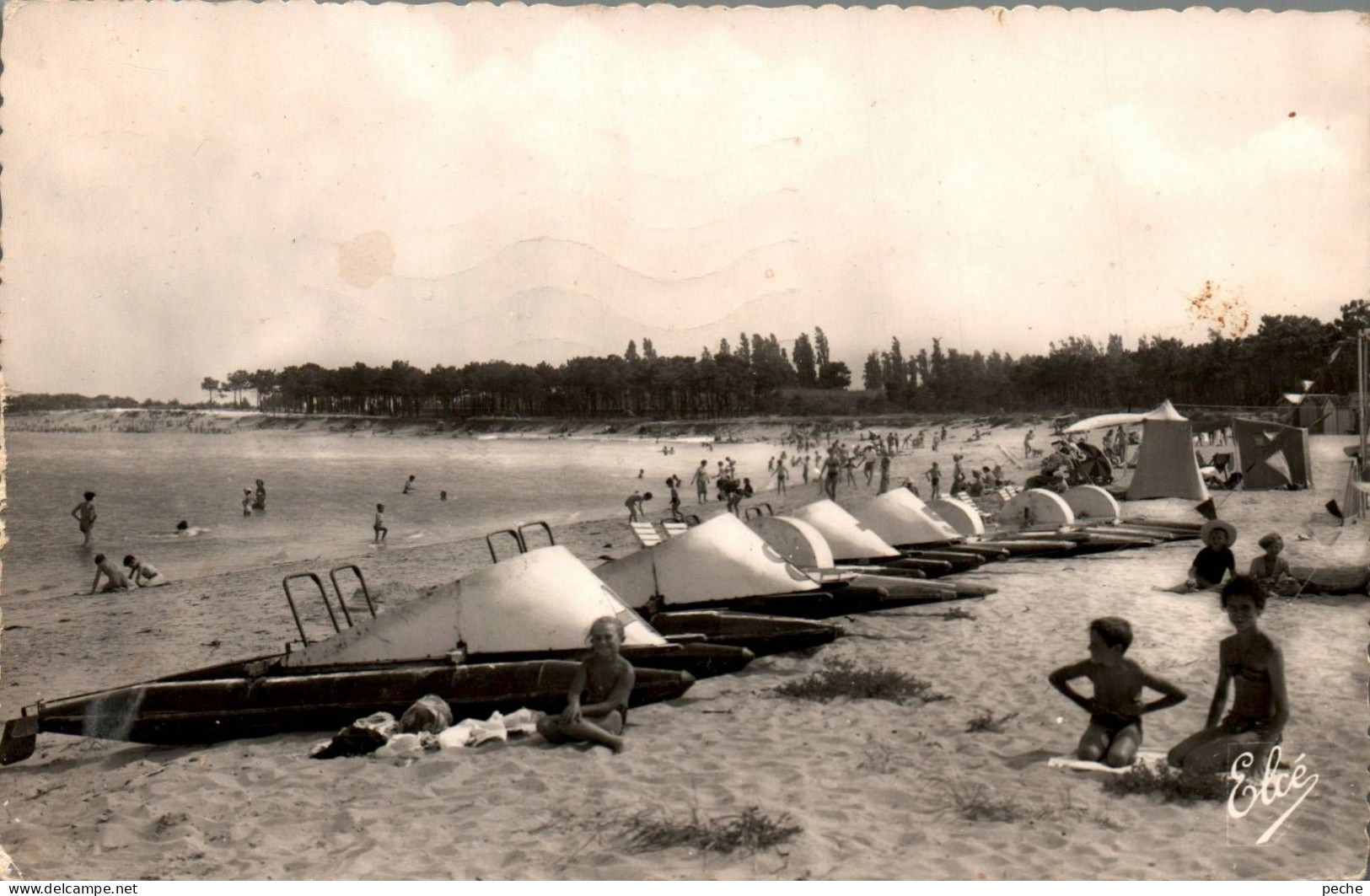 N°1094 W -cpsm île D'Oléron -Boyarville- La Plage Et Les Pédalos- - Ile D'Oléron