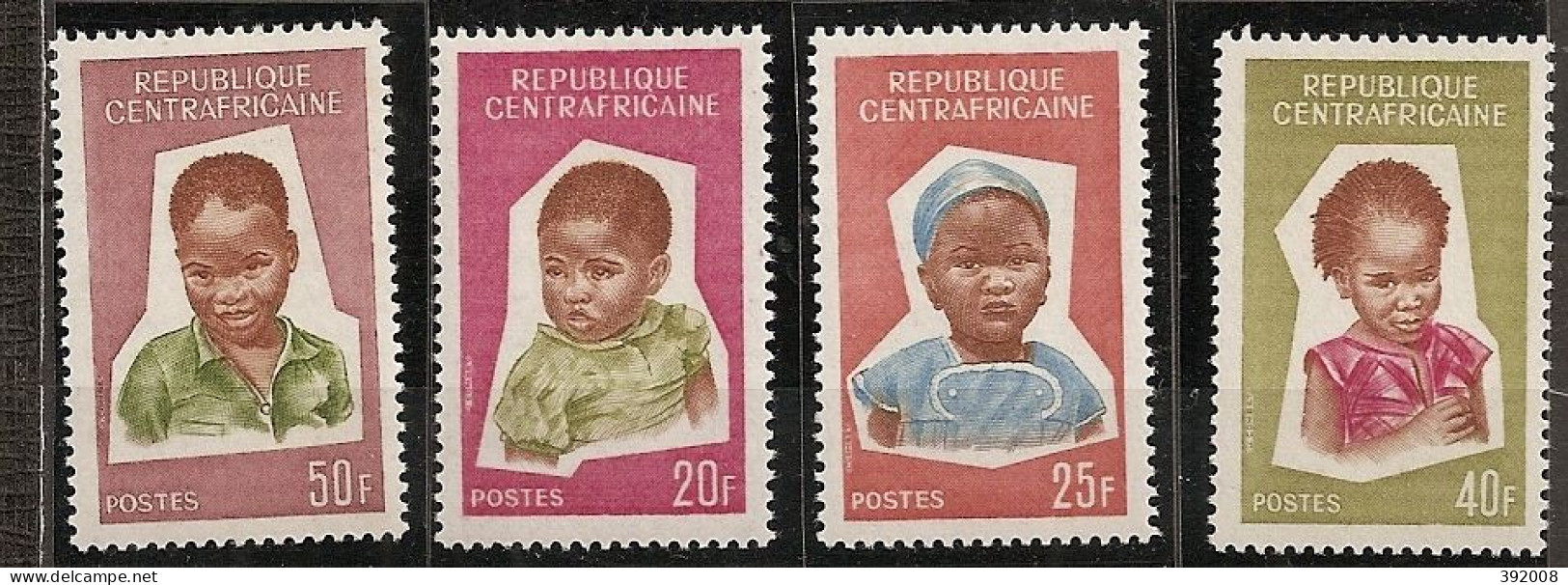 1964 - N°37 à 40**MNH -  Enfants - Central African Republic
